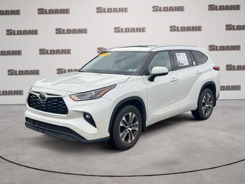 Wind Chill Pearl 2022 Toyota Highlander XLE