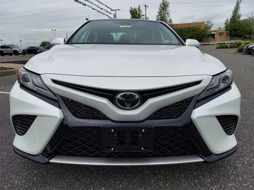 Photo 2 of 34 of 2019 Toyota Camry XSE