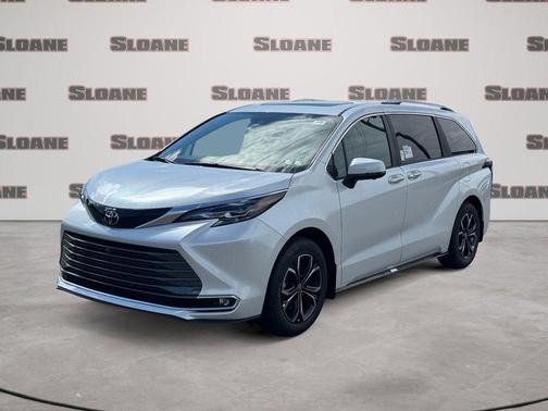 Wind Chill Pearl 2026 Toyota Sienna Platinum