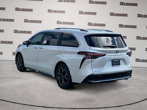 Wind Chill Pearl 2026 Toyota Sienna Platinum