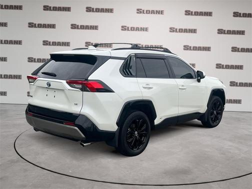 2022 Toyota RAV4 Hybrid SE
