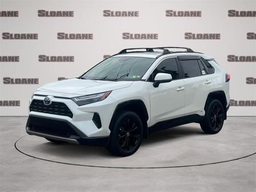 2022 Toyota RAV4 Hybrid SE