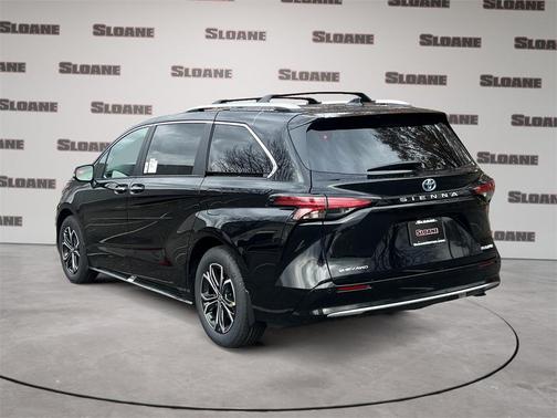 2025 Toyota Sienna Platinum