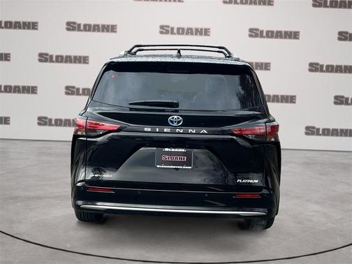 2025 Toyota Sienna Platinum