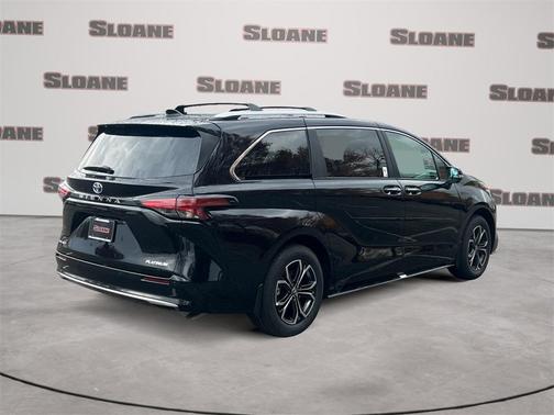 2025 Toyota Sienna Platinum
