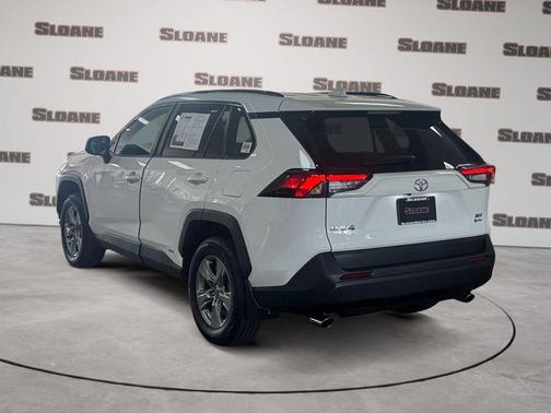 Ice Cap 2025 Toyota RAV4 Hybrid XLE