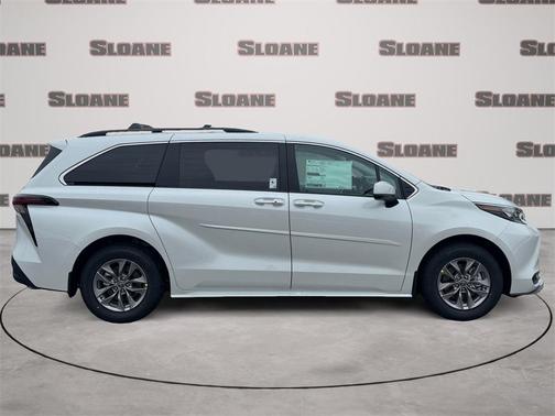 2026 Toyota Sienna XLE