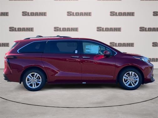 2025 Toyota Sienna XLE 7 Passenger
