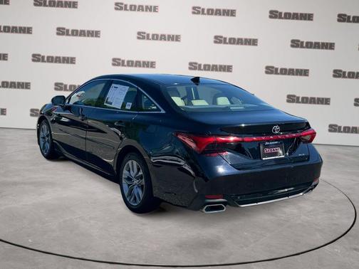 Midnight Black Metallic 2019 Toyota Avalon XLE