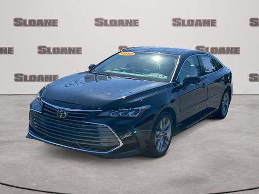 Midnight Black Metallic 2019 Toyota Avalon XLE