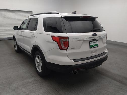 White 2018 Ford Explorer XLT