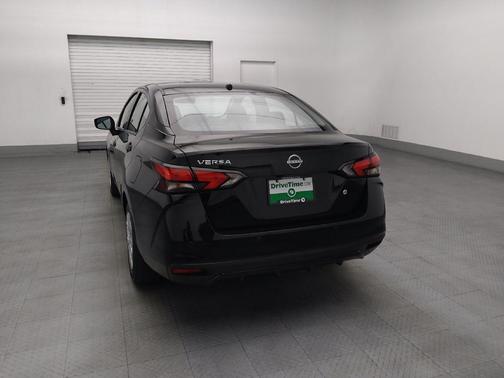 Super Black 2025 Nissan Versa 1.6 S