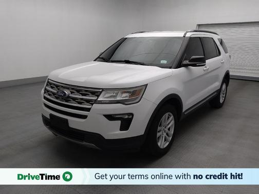 White 2018 Ford Explorer XLT