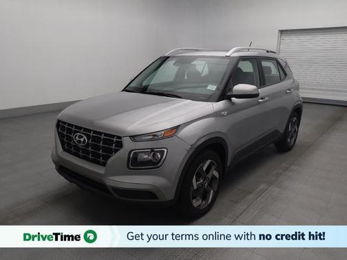 Shimmering Silver 2024 Hyundai VENUE SEL