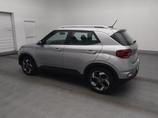 Shimmering Silver 2024 Hyundai VENUE SEL