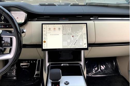 2025 Land Rover Range Rover P530 SE 7 Seat