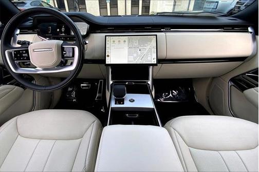2025 Land Rover Range Rover P530 SE 7 Seat