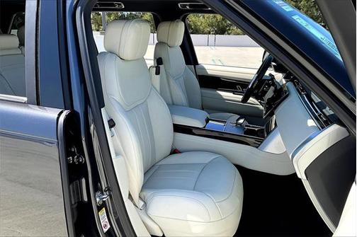 2025 Land Rover Range Rover P400 SE 7 Seat