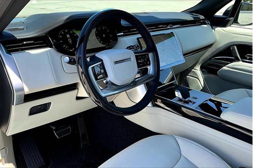 2025 Land Rover Range Rover P400 SE 7 Seat