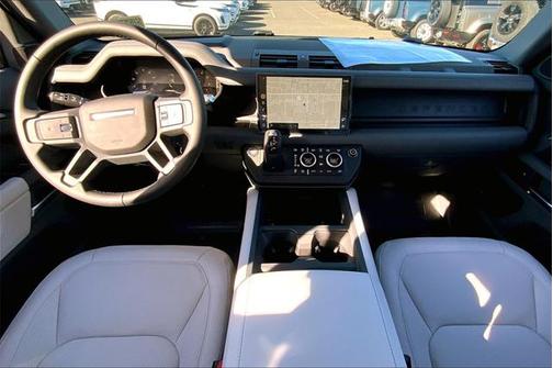 2025 Land Rover Defender 110 P400 X-Dynamic SE