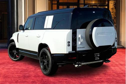 2025 Land Rover Defender V8
