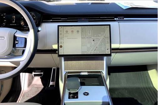 2025 Land Rover Range Rover P530 SE