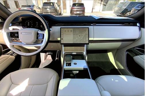 2025 Land Rover Range Rover P530 SE