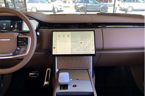 2025 Land Rover Range Rover P615 SV