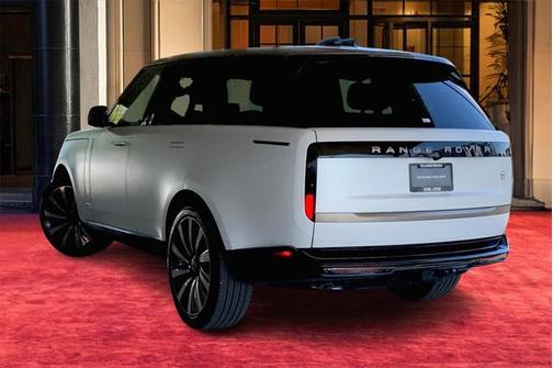 2025 Land Rover Range Rover P615 SV