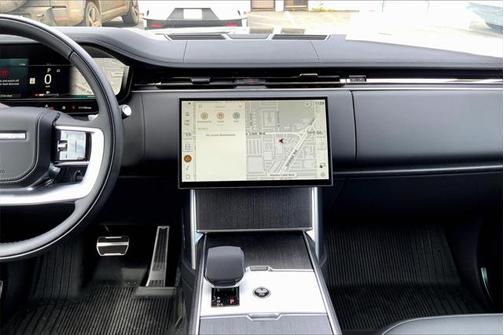 2025 Land Rover Range Rover P530 SE 7 Seat
