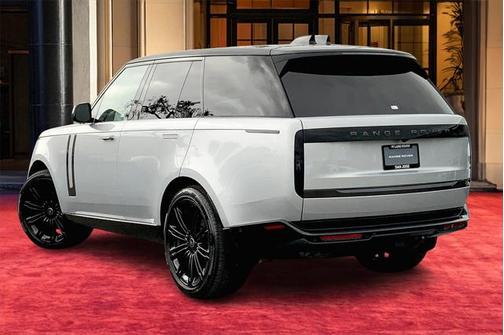 2025 Land Rover Range Rover P530 SE