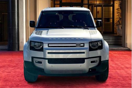 2023 Land Rover Defender 130 SE