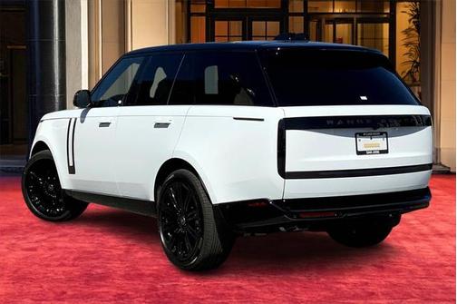 2025 Land Rover Range Rover P530 SE