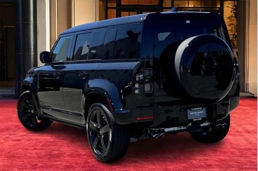 2025 Land Rover Defender 110 V8