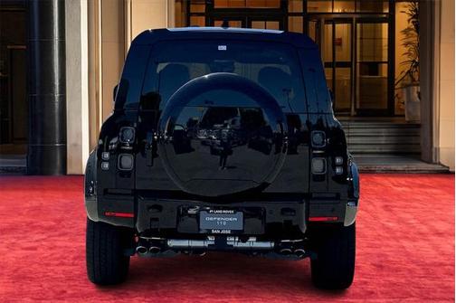 2025 Land Rover Defender 110 V8