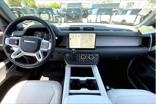 2025 Land Rover Defender 110 P400 X-Dynamic SE