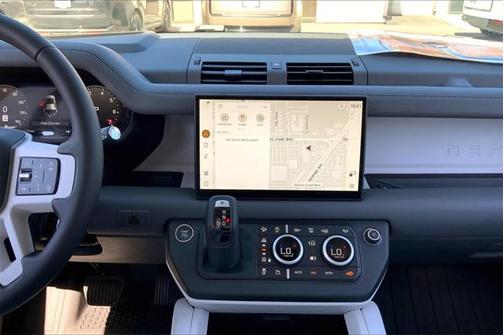 2025 Land Rover Defender 110 P400 X-Dynamic SE