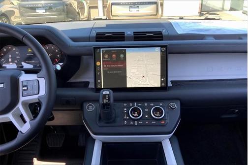 2025 Land Rover Defender 130 P400 S