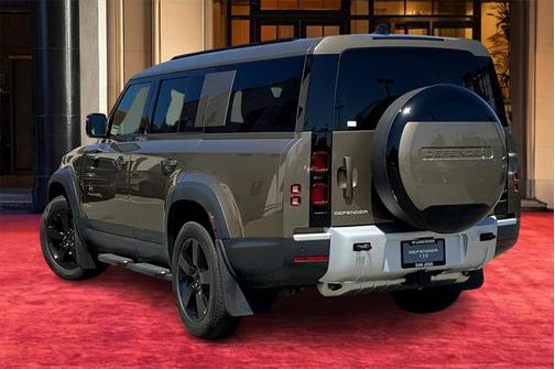 2025 Land Rover Defender 130 P400 S