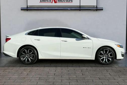 2022 Chevrolet Malibu FWD RS