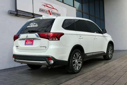 2017 Mitsubishi Outlander SE