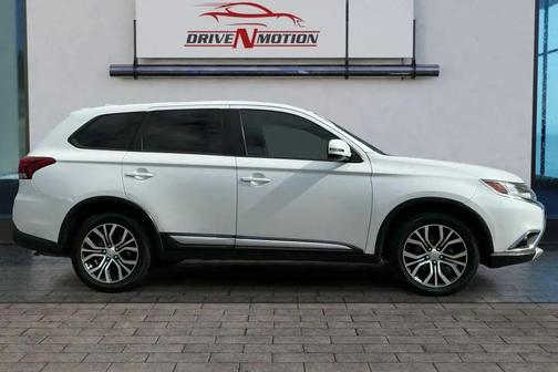 2017 Mitsubishi Outlander SE