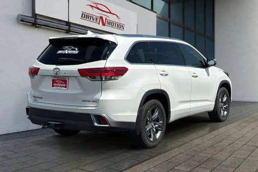 2019 Toyota Highlander Limited Platinum