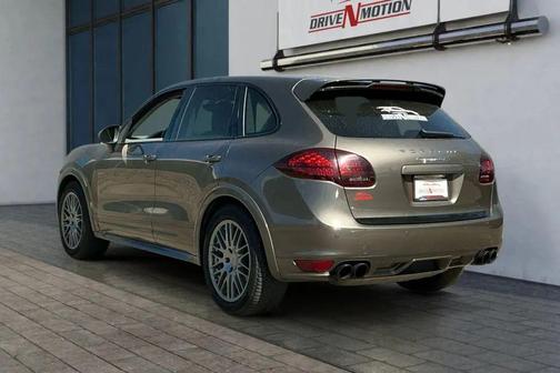 2013 Porsche Cayenne GTS