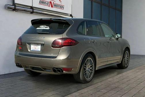 2013 Porsche Cayenne GTS