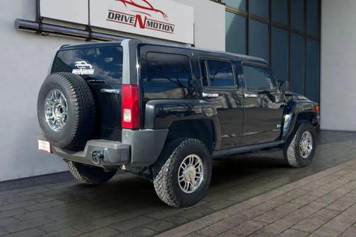 Black 2008 Hummer H3 Base