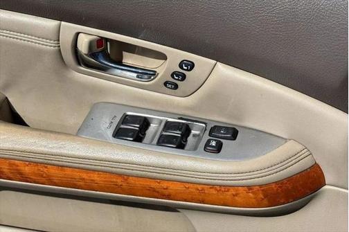 2004 Lexus RX 330 Base