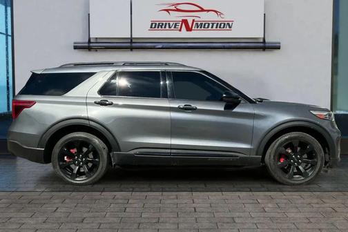 Carbonized Gray Metallic 2023 Ford Explorer ST
