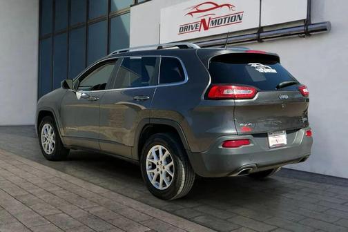 2017 Jeep Cherokee Sport