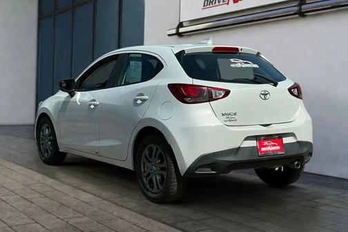 2020 Toyota Yaris Sedan XLE